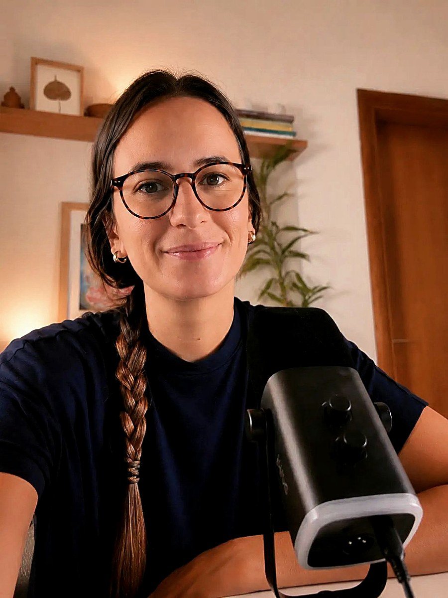 Larissa Gaigher, professora de Yoga, Vedānta e Meditação, fundadora do Dharmyoga
